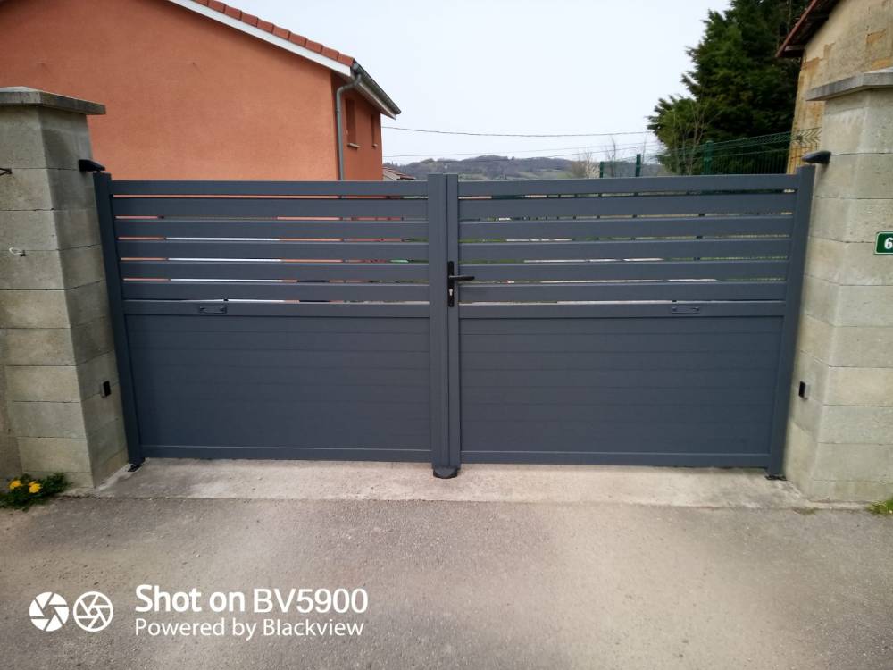 portail battant vue interieure et exterieure 2.jpg